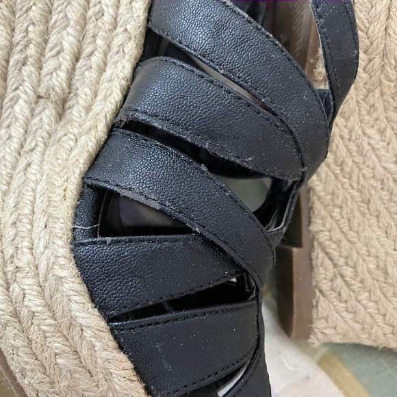Vera Wang Wedge Platform Sandals-Good Used Condition - Picture 10 of 10